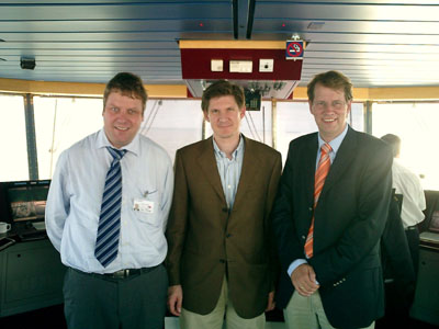 Foto: Der stellvertretende Leiter Passage und Tourismus der Reederei Scandlines, Lindy Kjøller, (links) mit den CDU-Bundestagsabgeordneten Dr. Ole Schröder (Mitte) und Gero Storjohann (rechts)